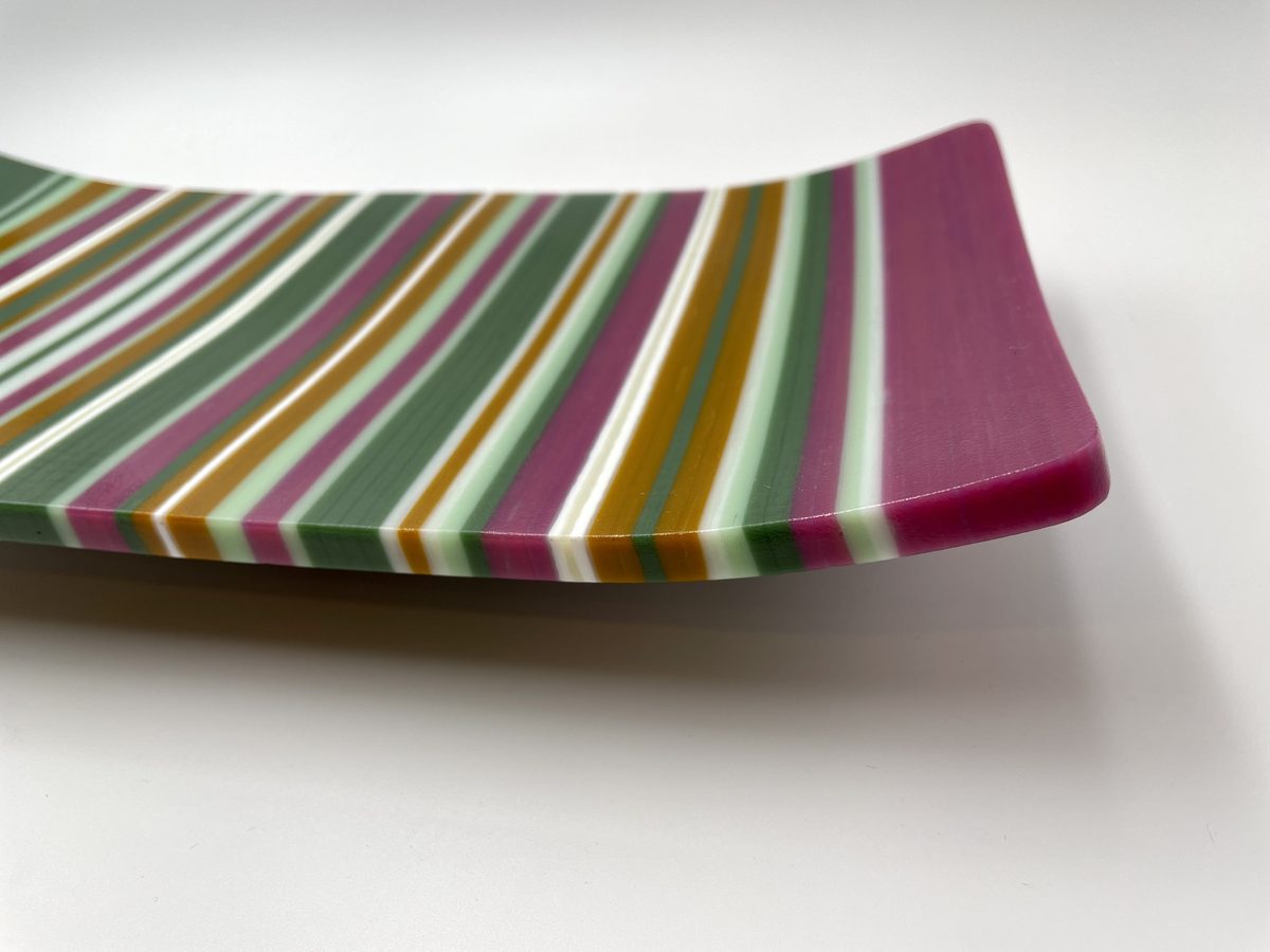 Long rectangular tray with earth tones